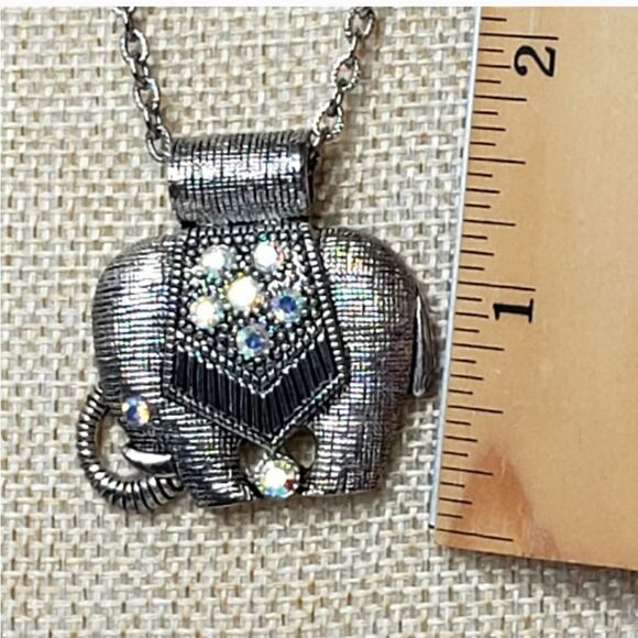 CRYSTAL EMBELLISHED ELEPHANT Pendant Necklace Aurora Borealis - Picture 4 of 8